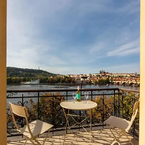 bellevue-apartment-prague.praguehotelsweb.com/